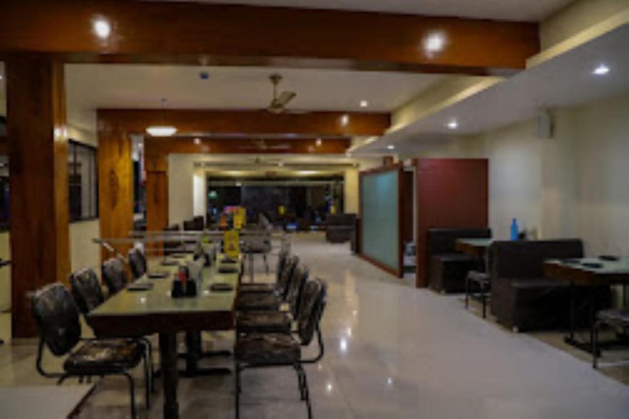 Hotel Vaibhav,Akola Екстериор снимка