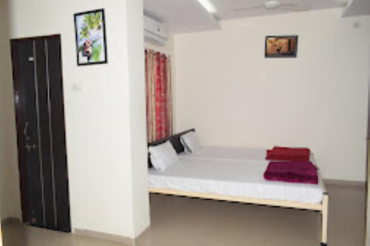 Hotel Vaibhav,Akola Екстериор снимка