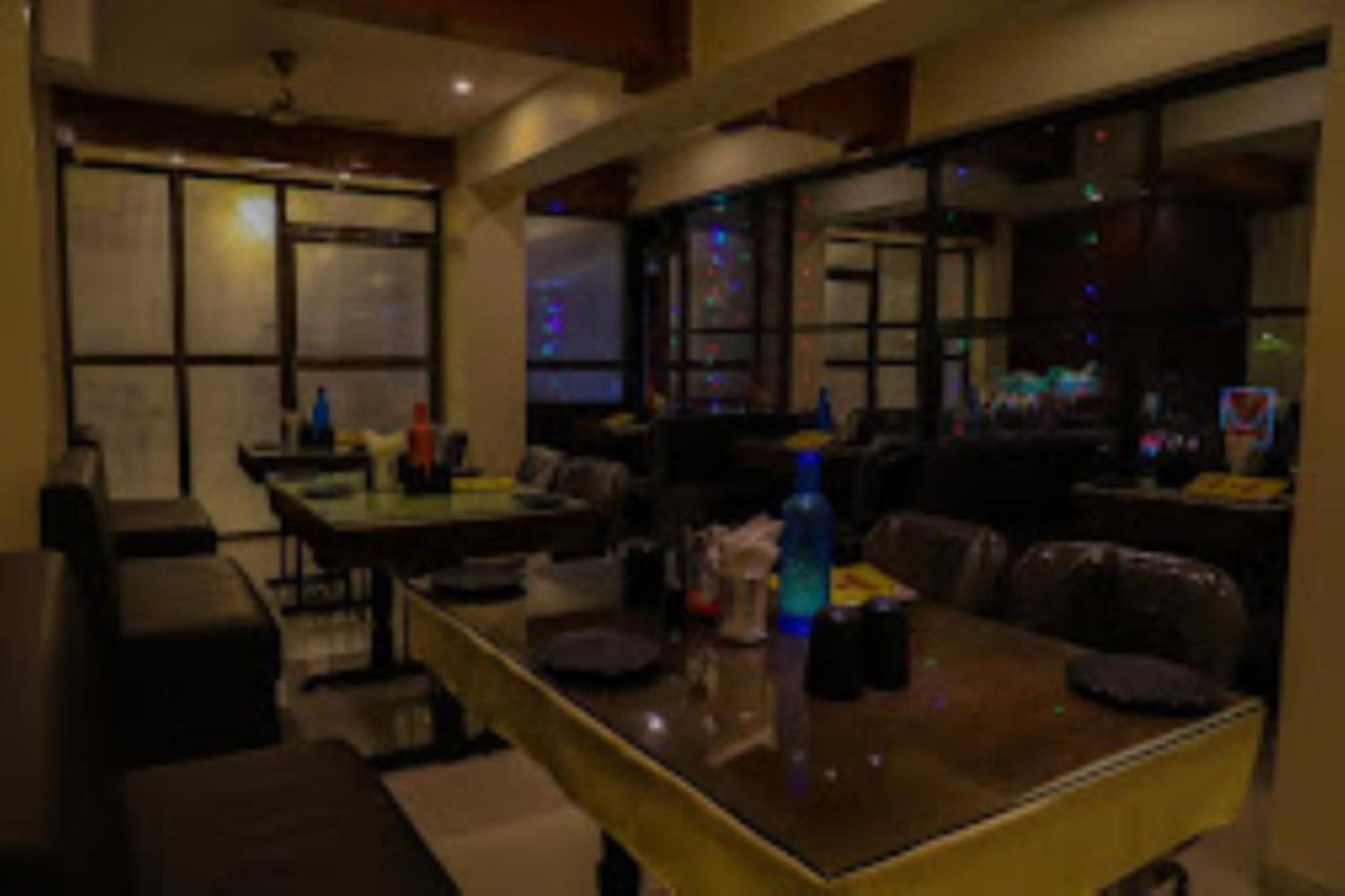 Hotel Vaibhav,Akola Екстериор снимка