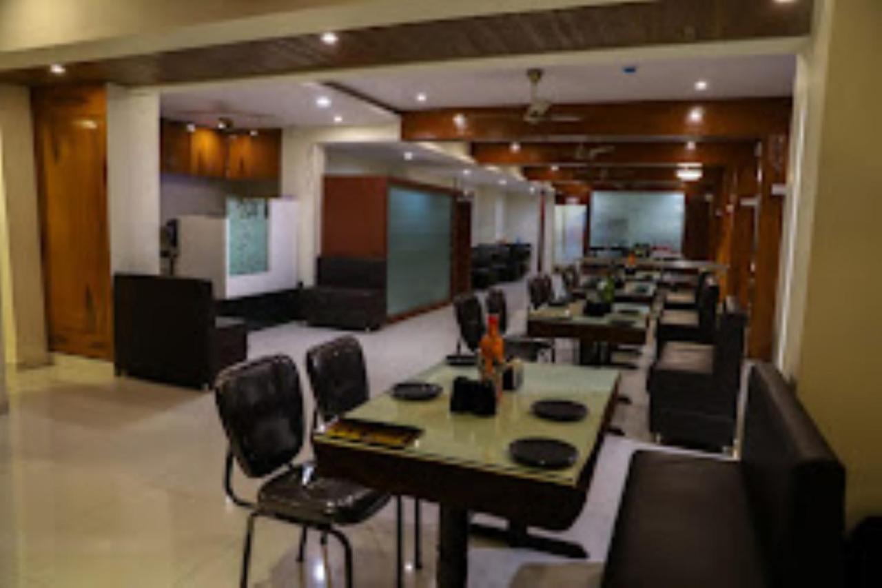 Hotel Vaibhav,Akola Екстериор снимка