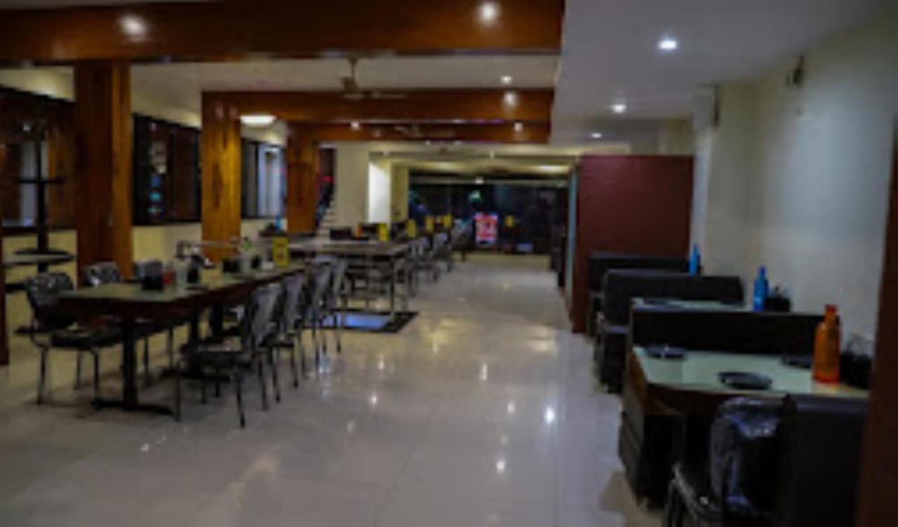 Hotel Vaibhav,Akola Екстериор снимка