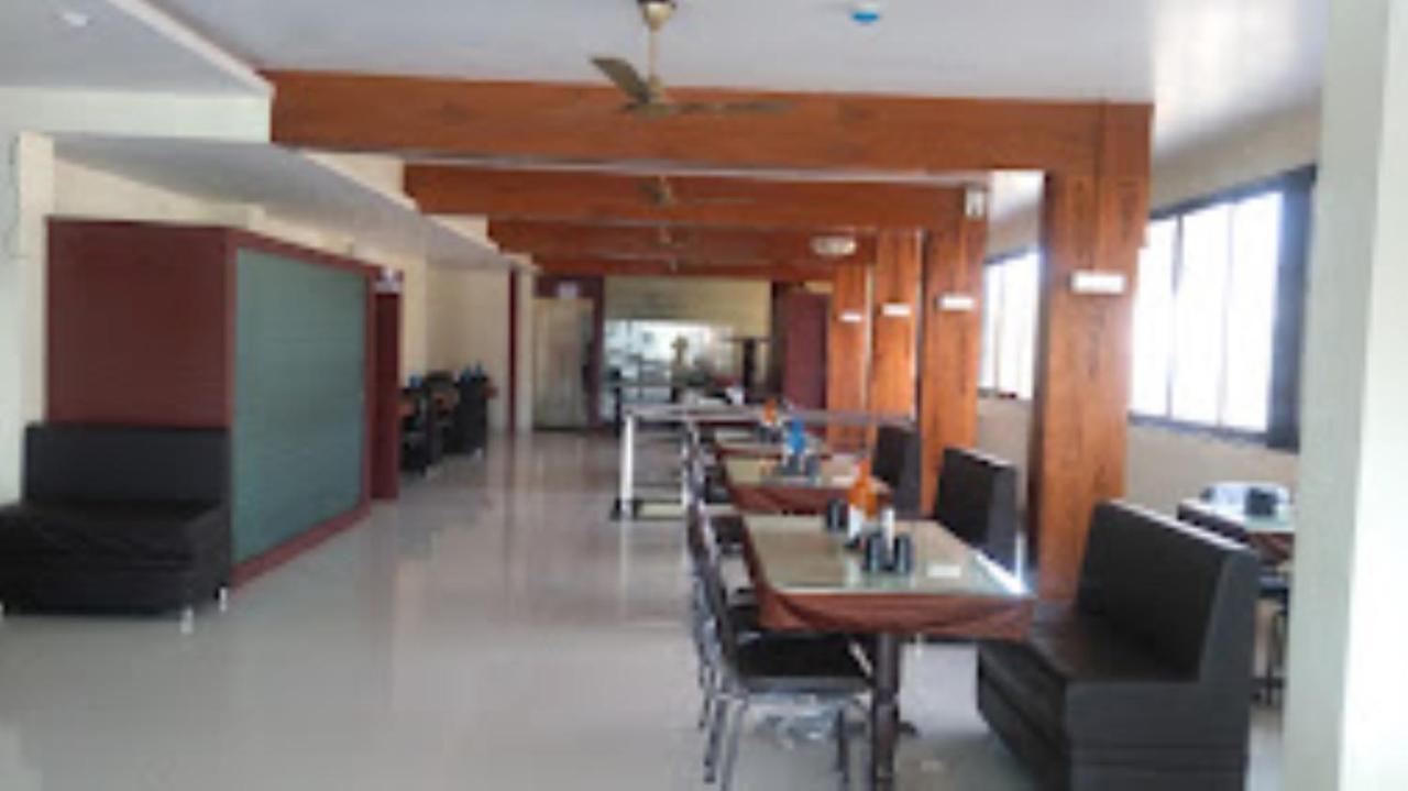 Hotel Vaibhav,Akola Екстериор снимка
