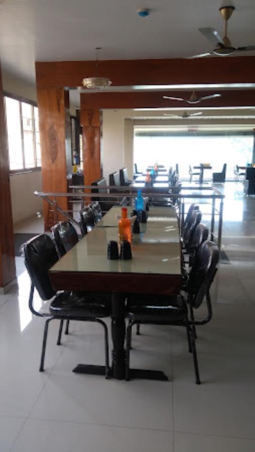 Hotel Vaibhav,Akola Екстериор снимка